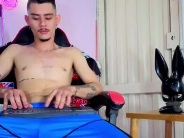 Chaturbate Free Live Porn of i_am_kelvis_