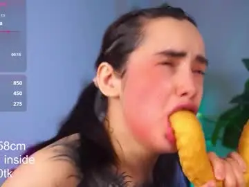 Chaturbate Live Sex Cam of evarabbit