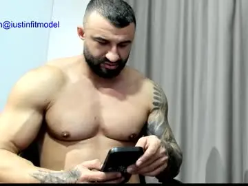 Chaturbate Best live sex cam show of iustinmucle95