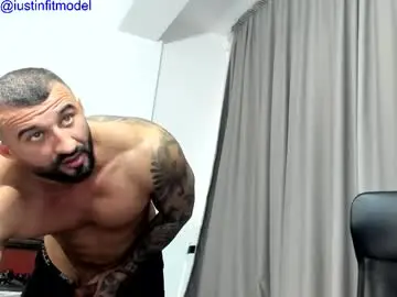 Chaturbate Live Sex Cam of iustinmucle95