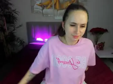 Chaturbate Live Sex Cam of kira_sweeet