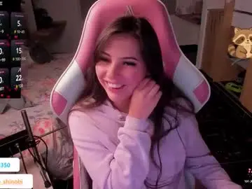 Chaturbate Live Sex Cam of madeleine_shinobi