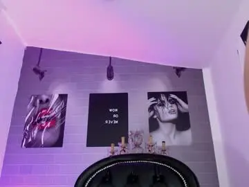 Chaturbate Free Porn Cam of aleesha_cameron02