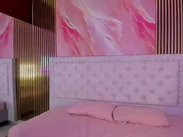 Chaturbate Live Sex Cam of lucy_boobss