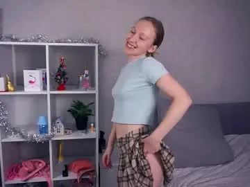 Chaturbate Live Sex Cam of mckenziedyen