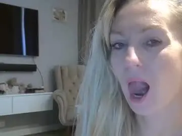 zarinaswift from chaturbate