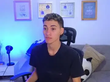 Chaturbate Free Porn Cam of yulian_vasquez