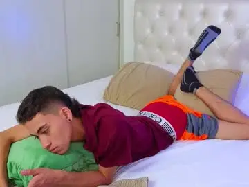 Chaturbate Live Porn of yulian_vasquez