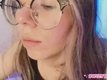 Chaturbate Live Sex Cam of sweettvera_