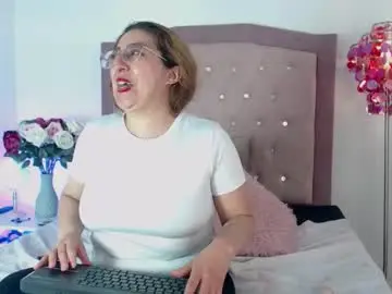 anaa_moon from chaturbate