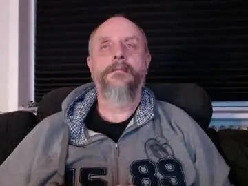 Chaturbate Live Sex Cam of hardmrlazy