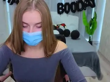 lukeriamoon from chaturbate