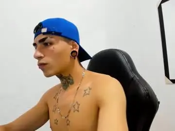 Chaturbate Live Sex Cam of beatandtalk