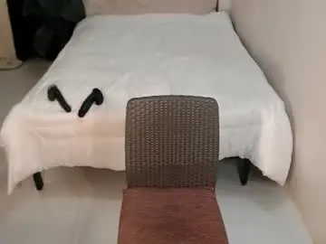 Chaturbate Free Porn Cam of pinay_empress18