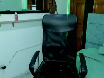 Chaturbate Live Sex Cam of aysha_winxx