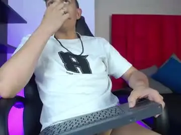 Chaturbate Live Sex Cam of cady_hot