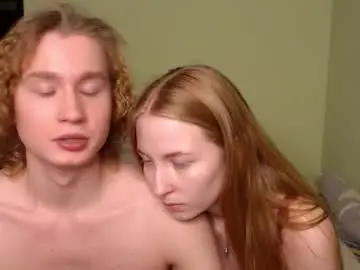 lessyxjhony from chaturbate