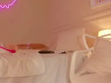 Chaturbate Live Porn of _emily__cb