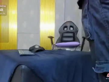 Chaturbate Live Sex Cam of axel_tay1