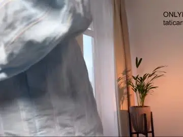 Chaturbate Live Sex Cam of tatti_1