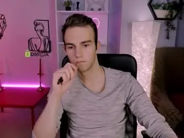 Chaturbate Live Sex Cam of astren_villo