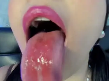 Chaturbate Adult Video Chat of mia_roux13