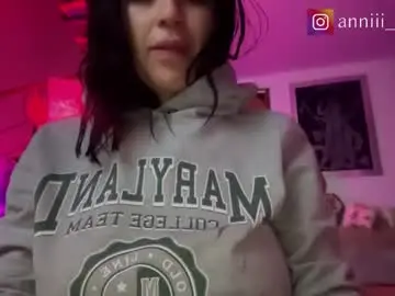 Chaturbate Free Porn Cam of annie_snow_
