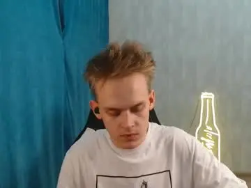 Chaturbate Live Sex Cam of ch1lldril