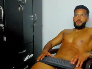Chaturbate Best live sex cam show of michael_maximo