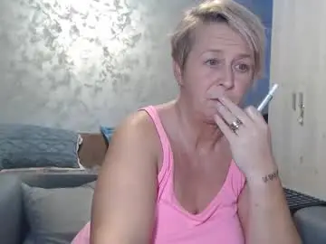 Chaturbate Live Porn of roses_and_lillies