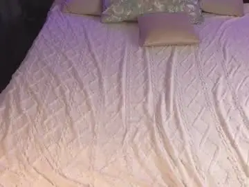 arianaluxy from chaturbate