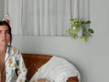 Chaturbate Adult Video Chat of juieth_gv