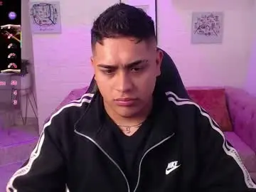 Chaturbate Watch Live Sex Cams of aroon_09