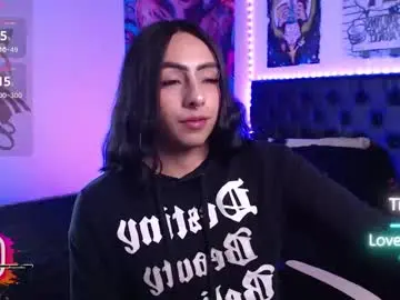 Chaturbate Live Sex Cam of skyler__blue4