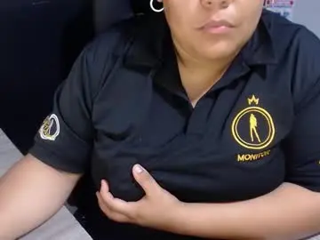 Chaturbate Live Sex Cam of angy_ro12