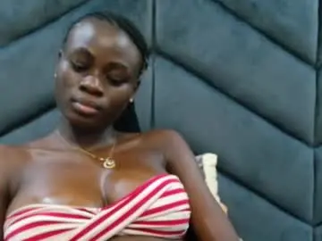 ebonypetiti from chaturbate