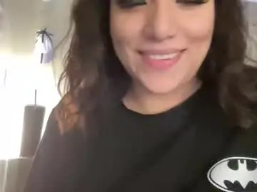 suzyishellawet from chaturbate