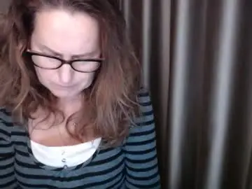 Chaturbate Adult Video Chat of lauraoven1