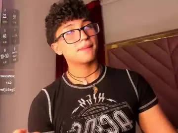 Chaturbate Watch Live Sex Cams of valentin0_3