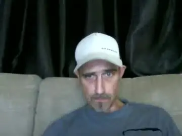 Chaturbate Live Sex Cam of fouraide42