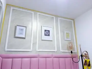 hoollyhendrix from chaturbate