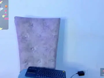 Chaturbate Live Porn of camila_coxx