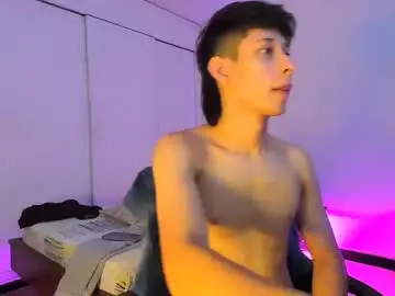 Chaturbate Live Sex Cam of danielsex_1