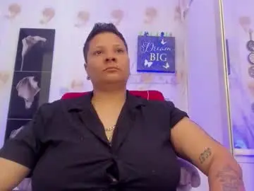 Chaturbate Best live sex cam show of miacapucci1