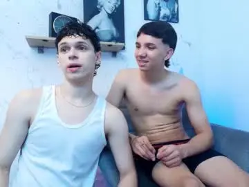 Chaturbate Live Sex Cam of mykelcano