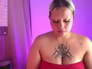 Chaturbate Nude Webcam of pinkbaddie777