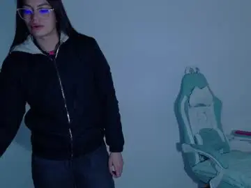 Chaturbate Live Sex Cam of emerald_sparkles