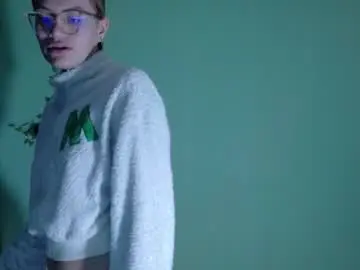 Chaturbate Live Sex Cam of emerald_sparkles