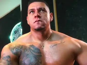 Chaturbate Best live sex cam show of massimowalton2