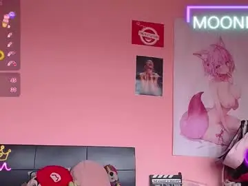 Chaturbate Live Sex Cam of moonfiredance
